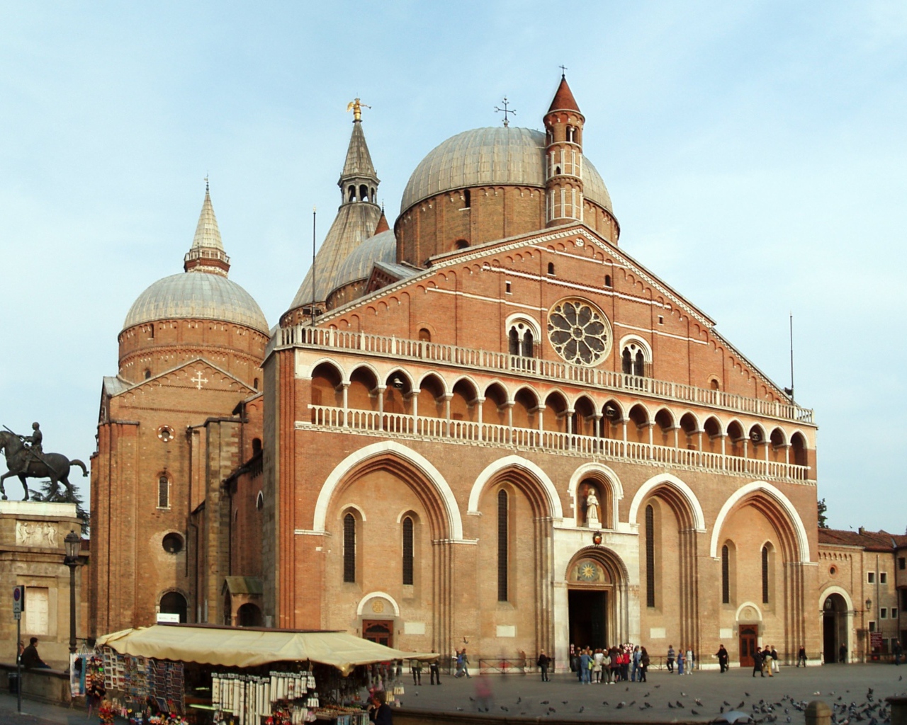 Базилика Ди Сан Антонио в Падуе, Италия