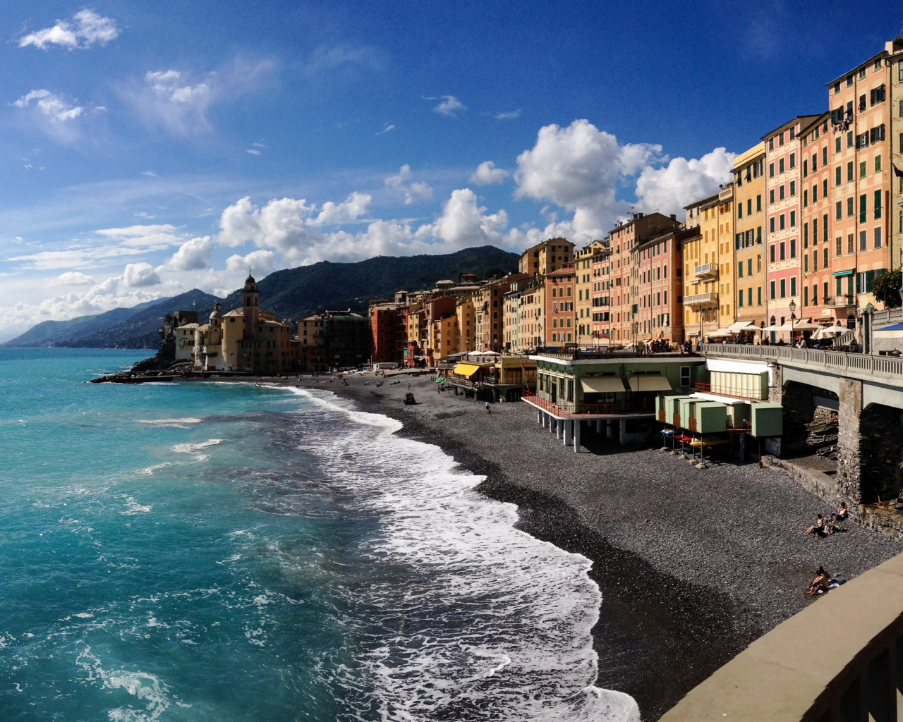 Пляж в Лигурии, Италия
