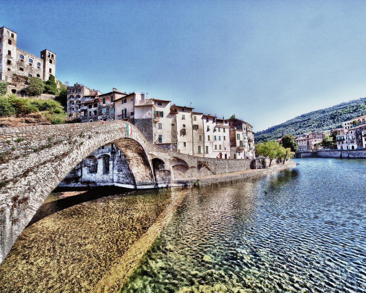 Мост в Лигурии, Италия