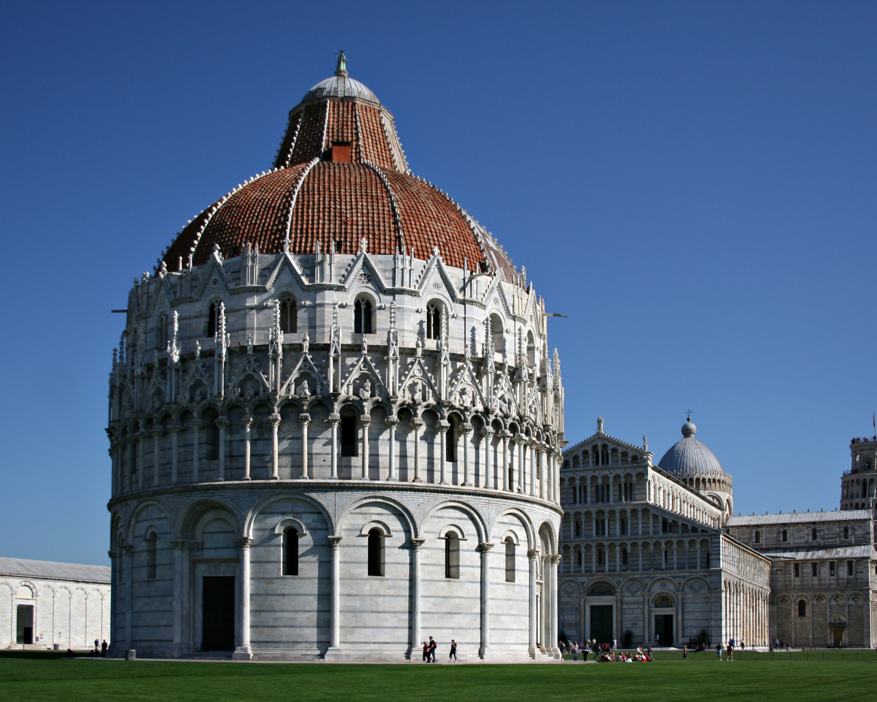 Кампо деи Мираколи в Пизе, Италия