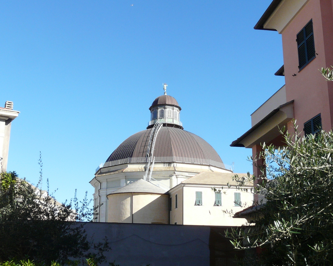 Собор в Лоано, Италия