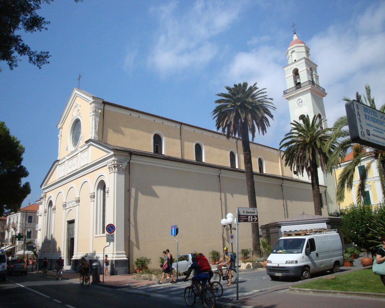 Церковь на курорте Диано Марино, Италия