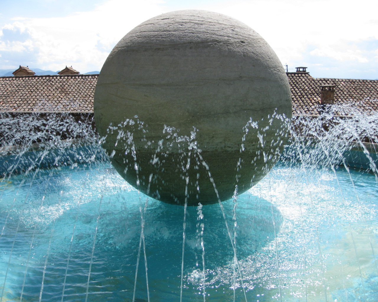 Фонтан в Сан Марино, Италия