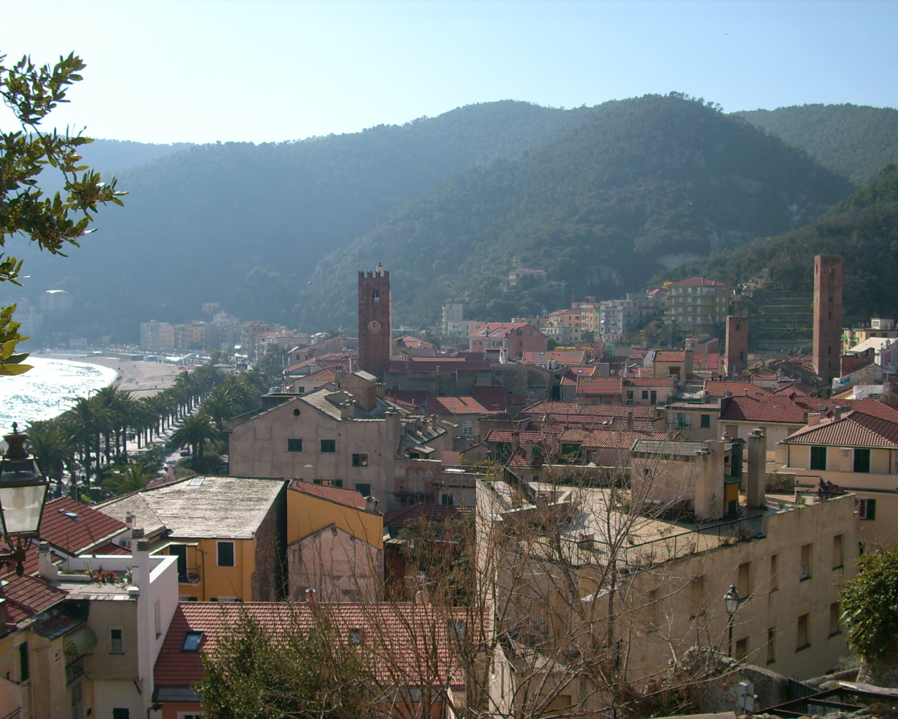 Дома на побережье на курорте Ноли, Италия