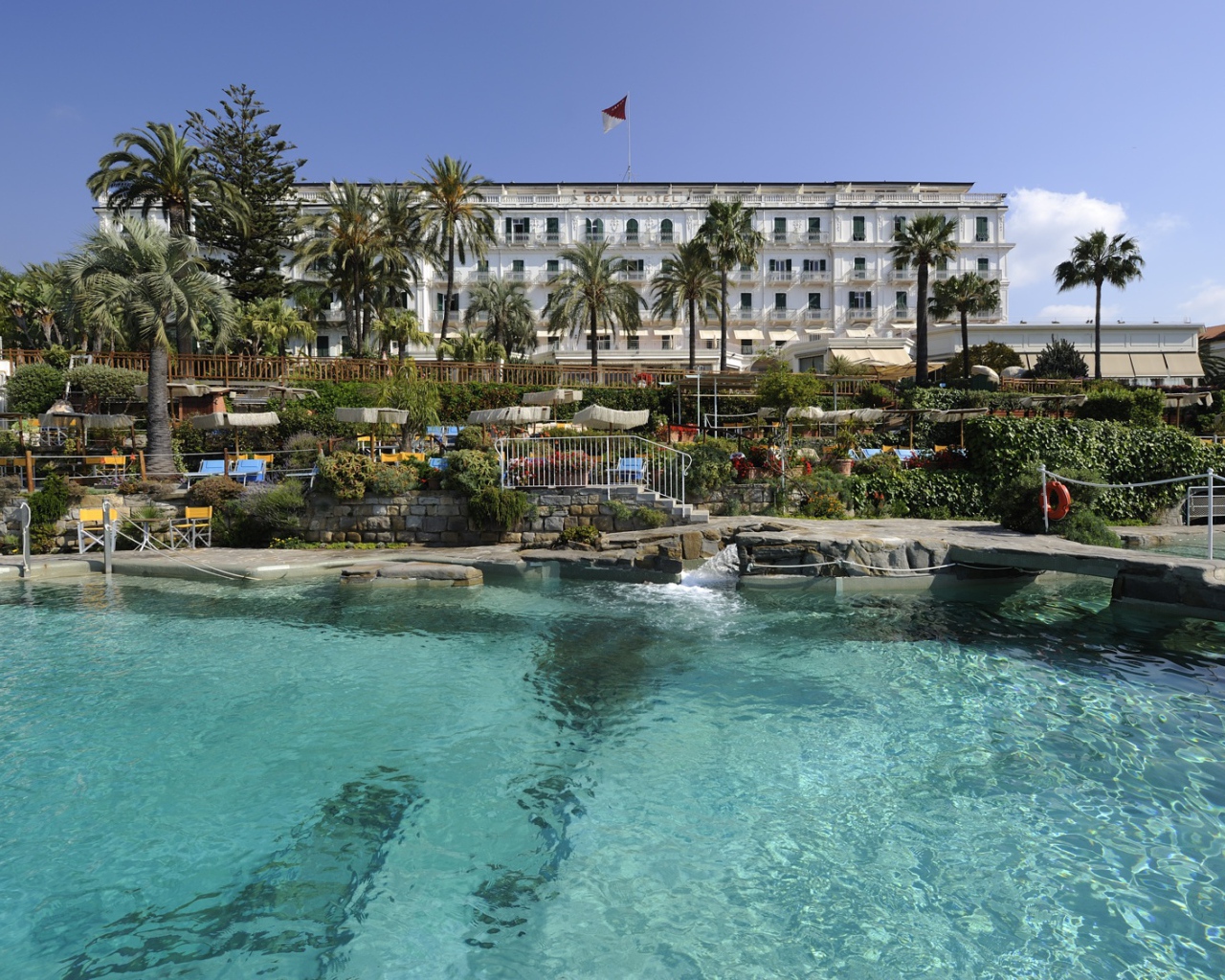 Гостиница на побережье в Сан Ремо, Италия