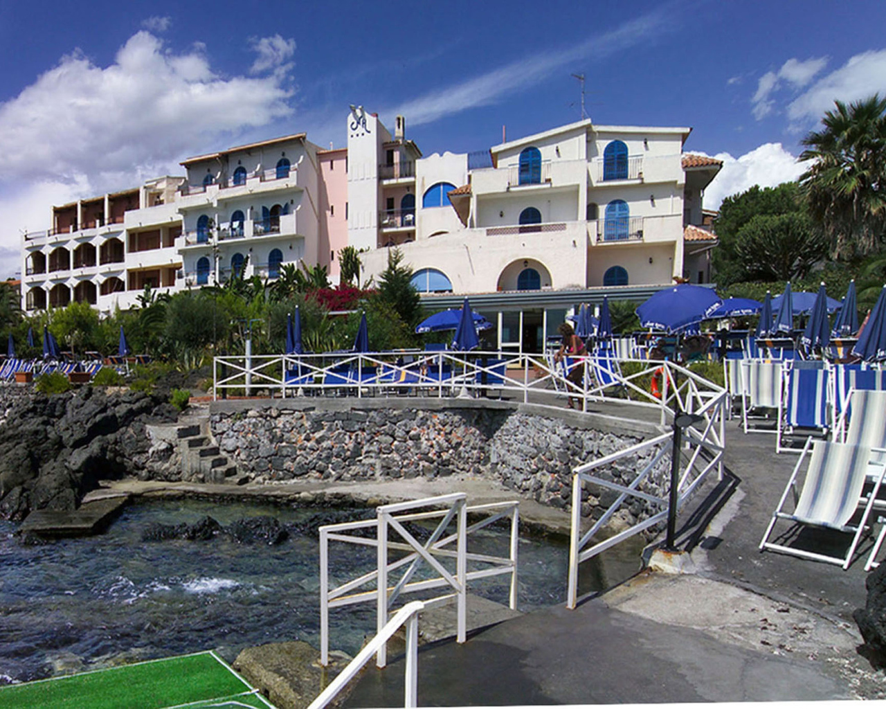 Отель на побережье на курорте Лидо ди Езоло, Италия