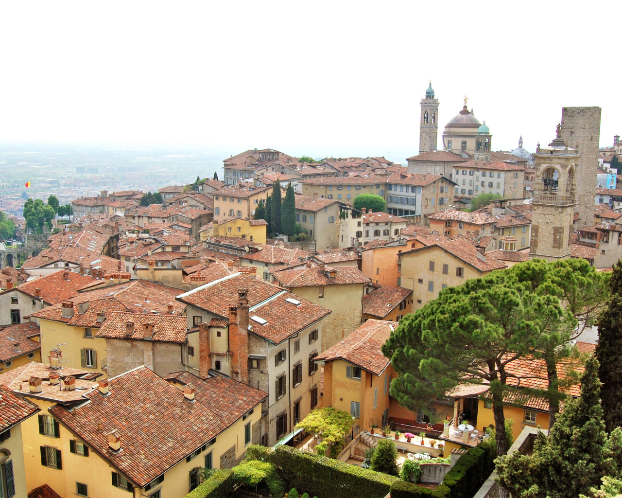 Дома на горе в Бергамо, Италия