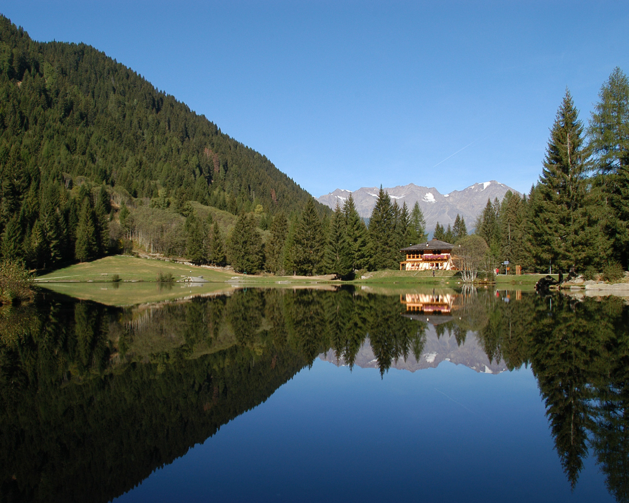 Озеро на горнолыжном курорте Валь ди Соль, Италия
