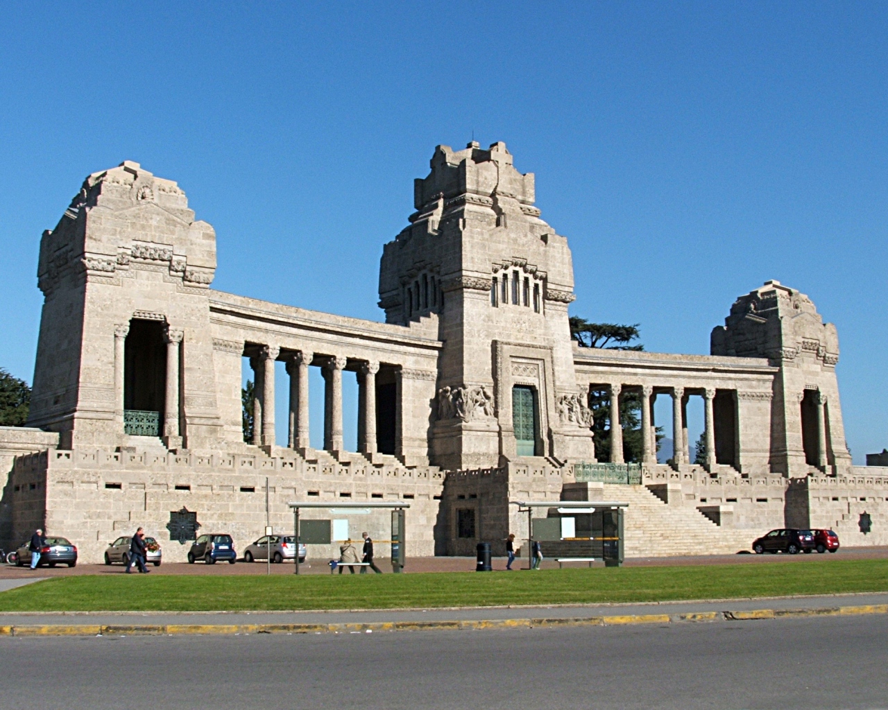 Памятник в Бергамо, Италия