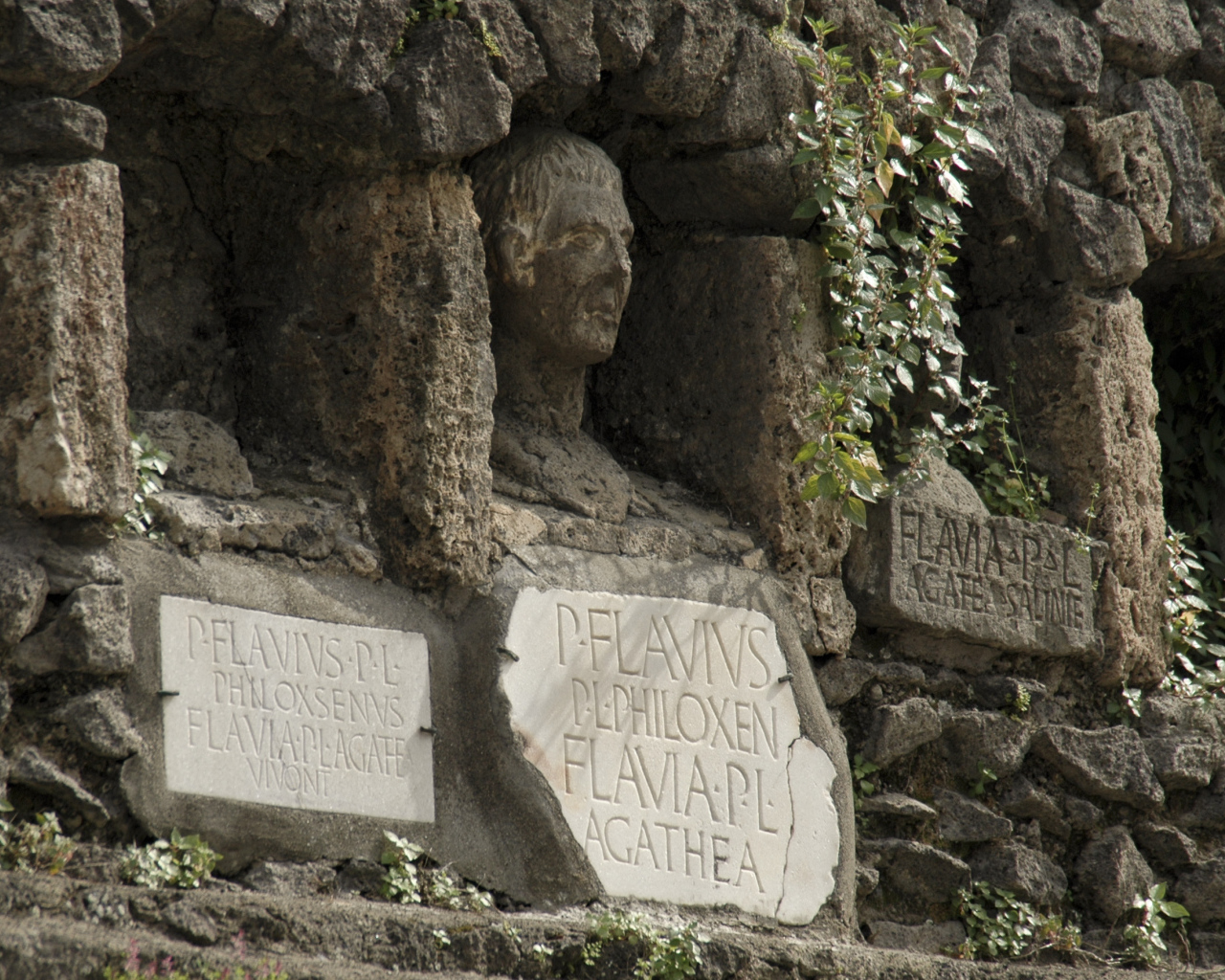 Памятники в Помпеях, Италия