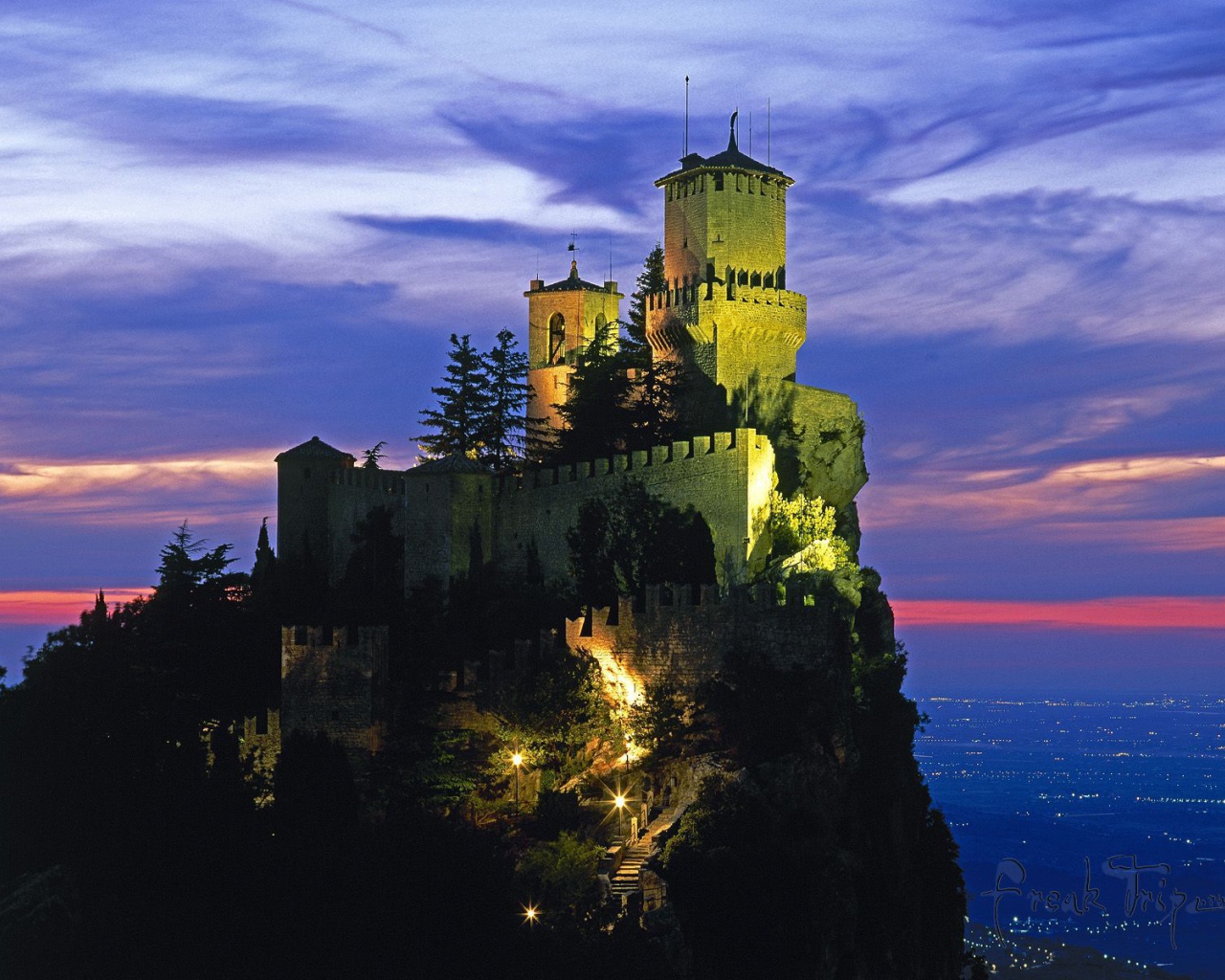 Ночные огни в Сан Марино, Италия