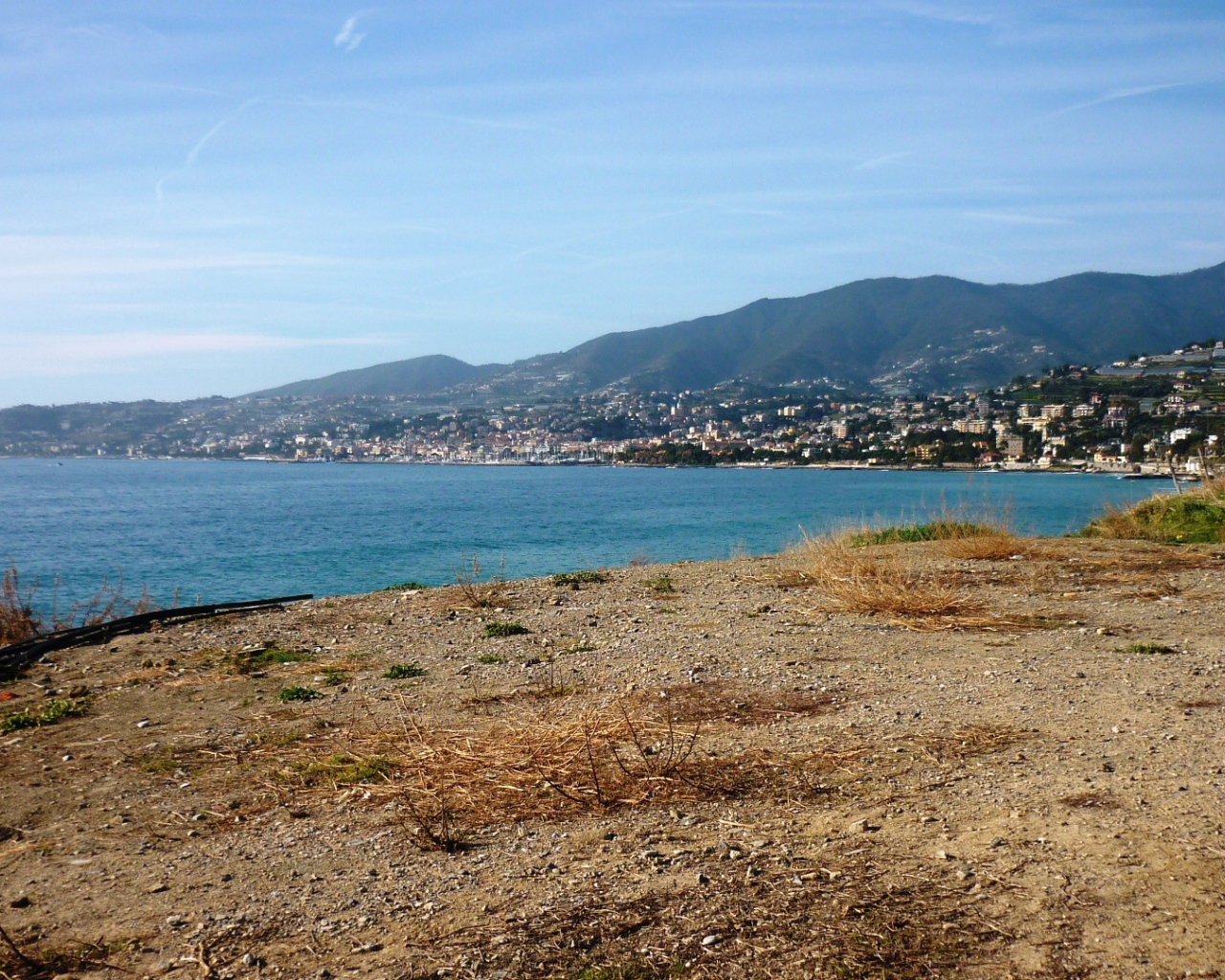 Морское побережье в Сан Ремо, Италия