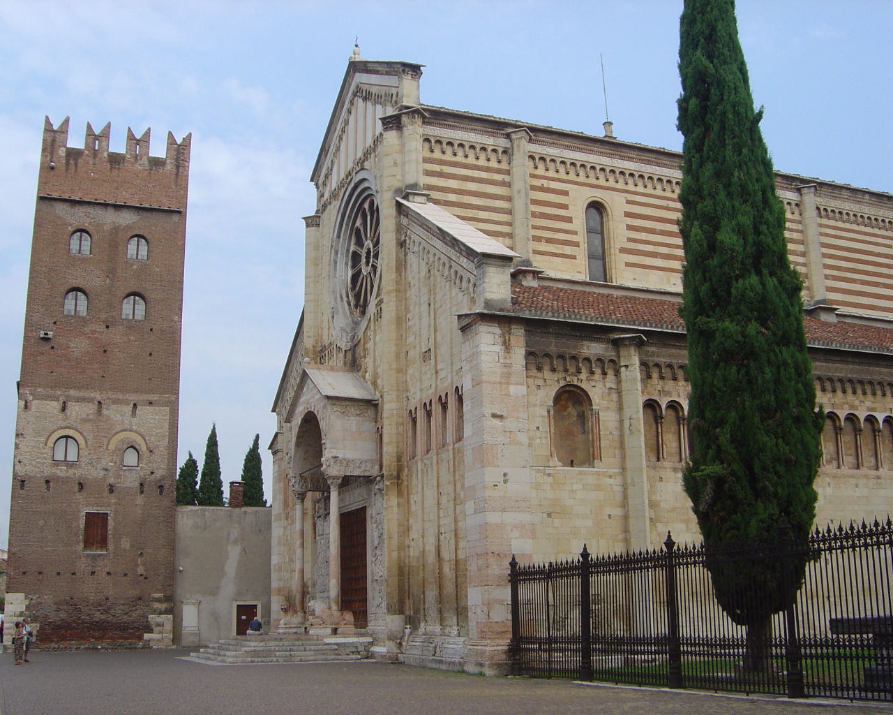Старинный собор в Вероне, Италия