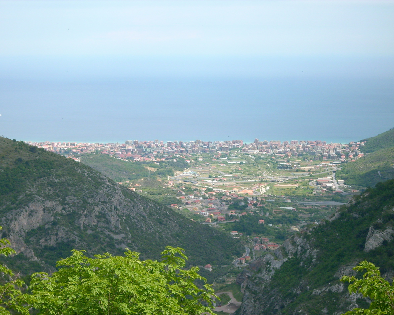 Панорама Лоано, Италия