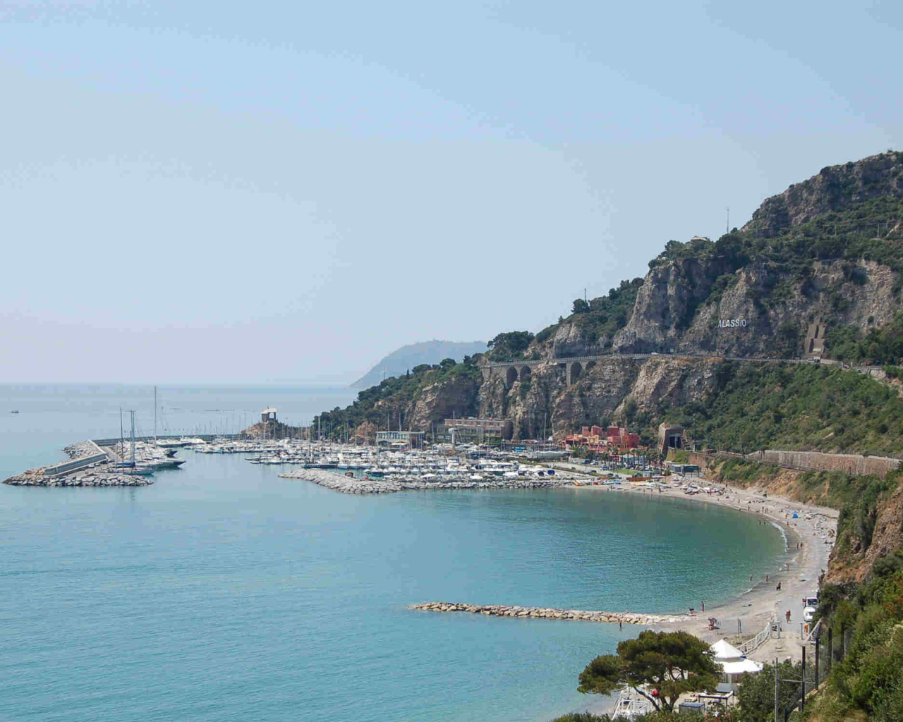 Порт на курорте Алассио, Италия