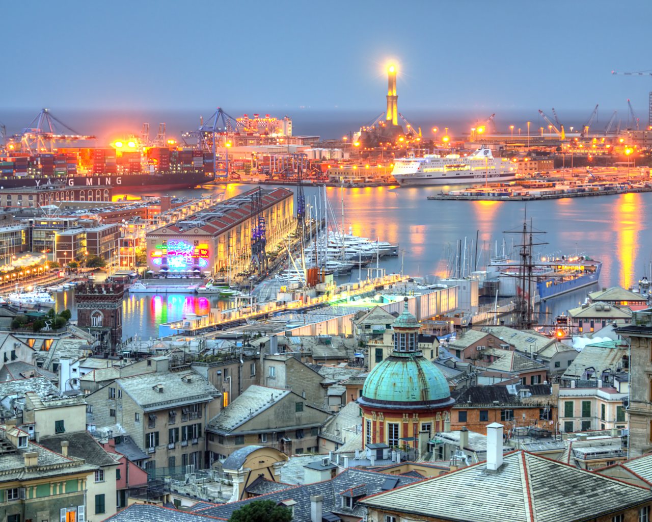 Портовые огни в Генуе, Италия