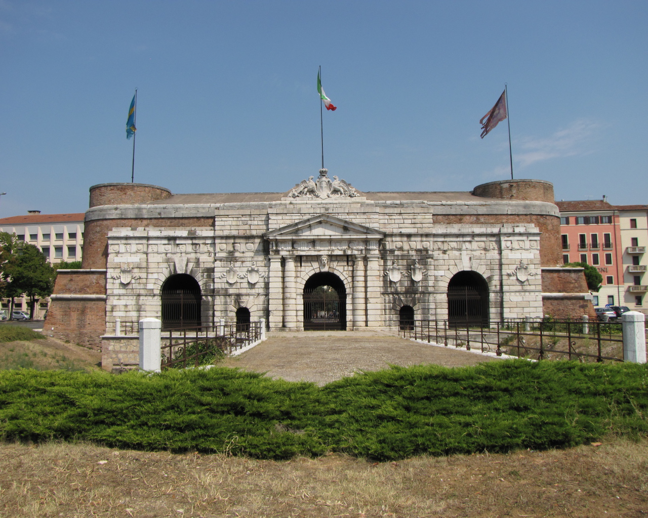 Порта Нуова в Вероне, Италия