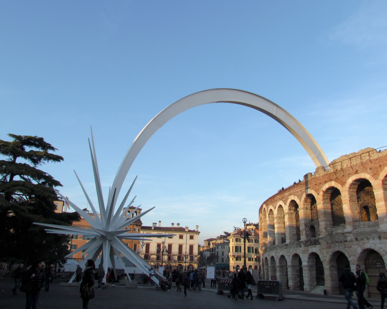 Скульптурная композиция в Вероне, Италия