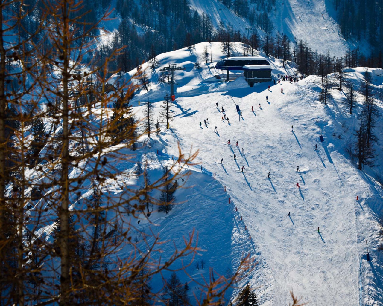Лыжная трасса на горнолыжном курорте Курмайор, Италия