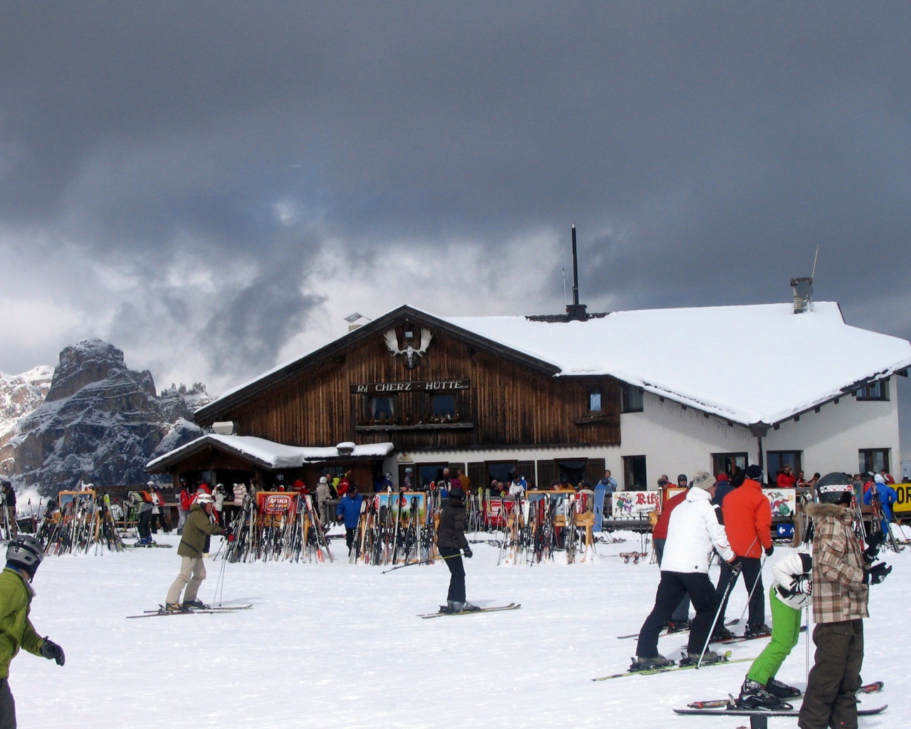 Горнолыжная база на курорте Арабба, Италия