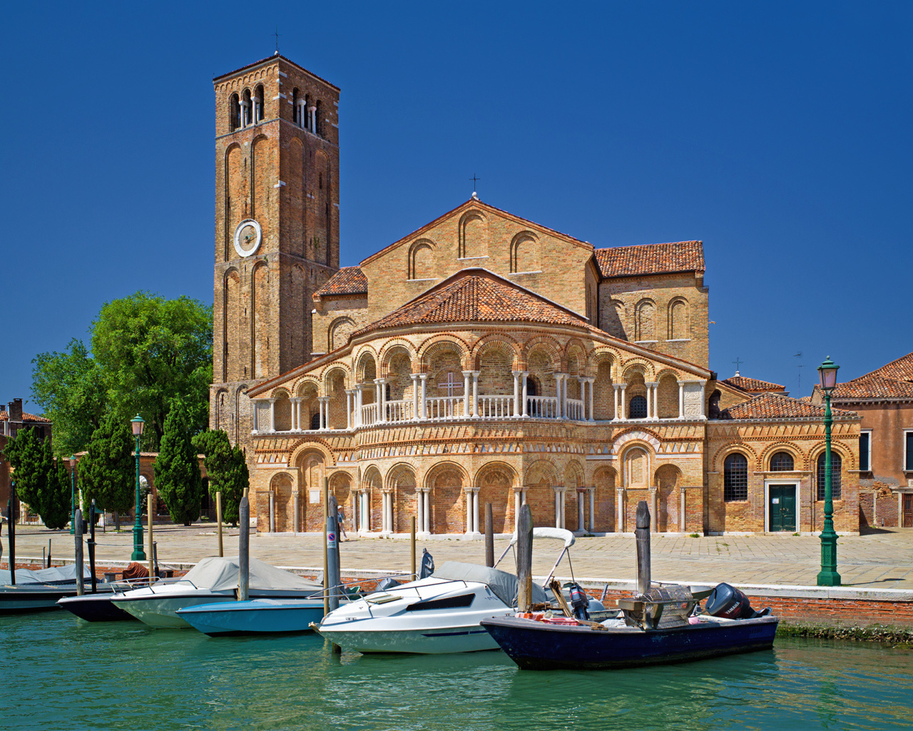 Базилика святой Марии на острове Мурано, Италия