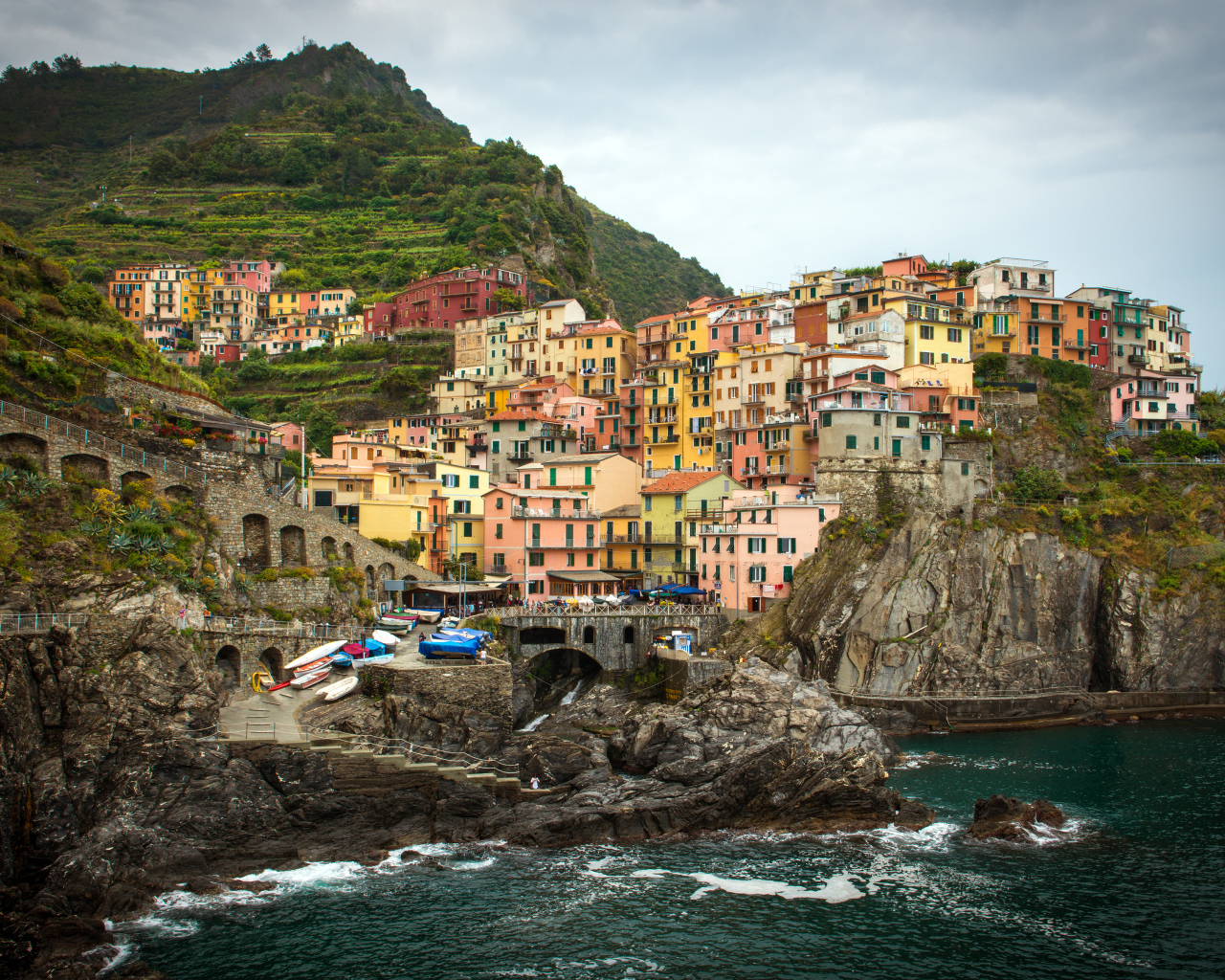 Город Манароле в Италии