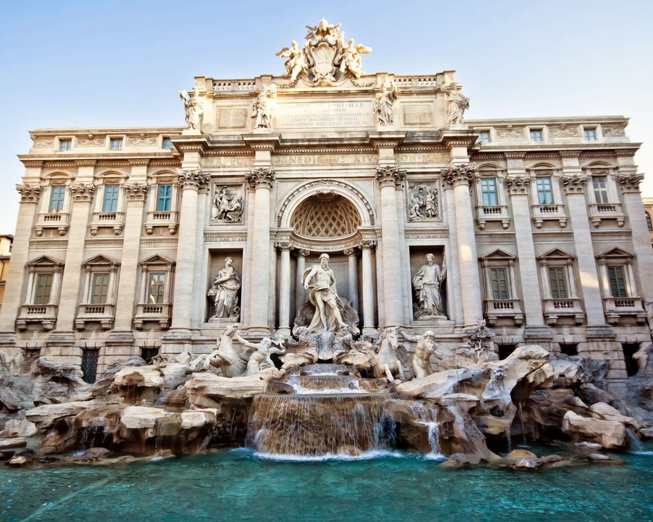 Фонтан Треви в Риме