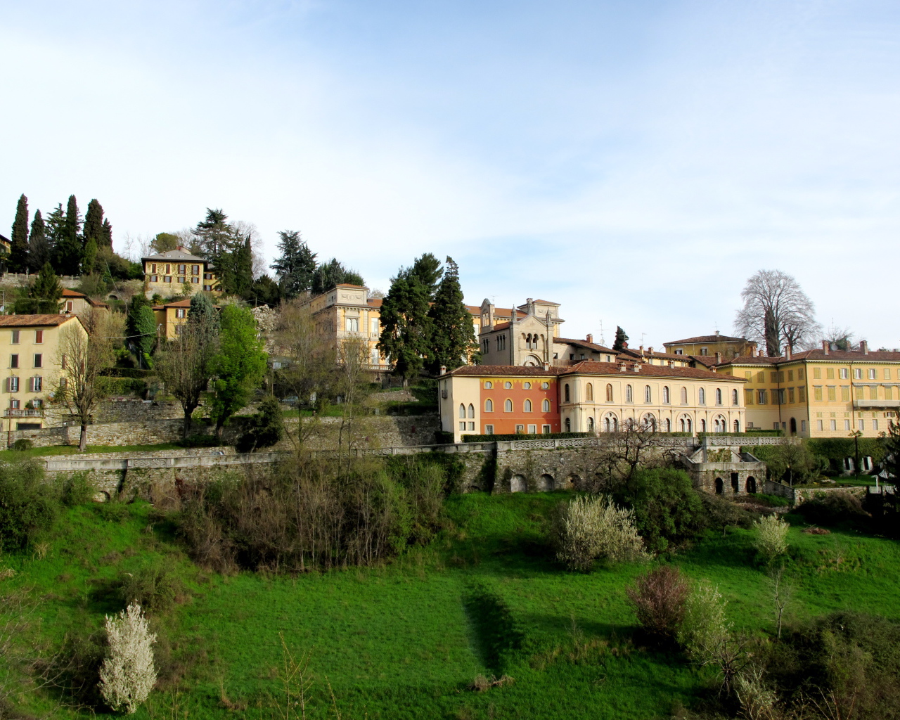 Городские здания в Бергамо, Италия