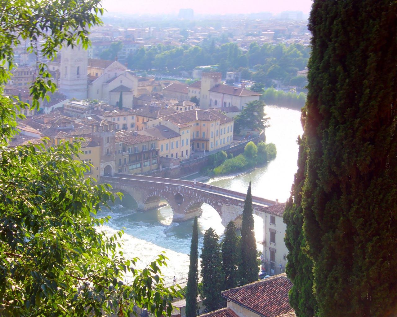 Вид с холма в Вероне, Италия