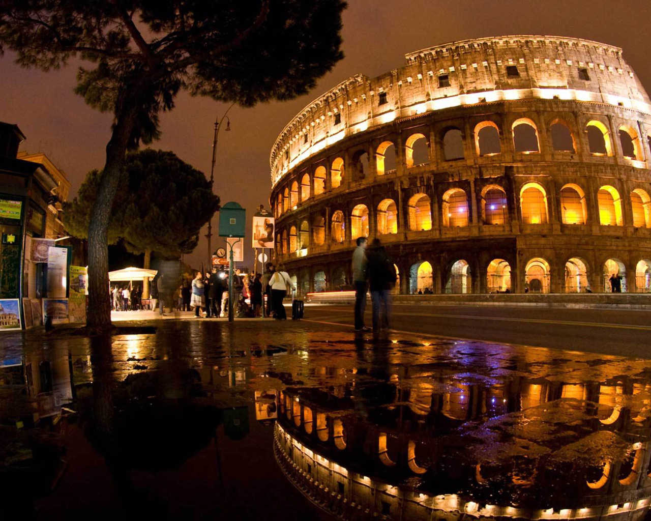Прогулка после дождя в Риме, Италия