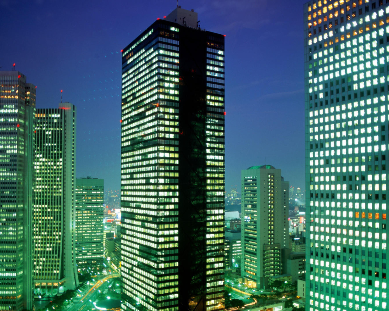 Административные здания в Токио