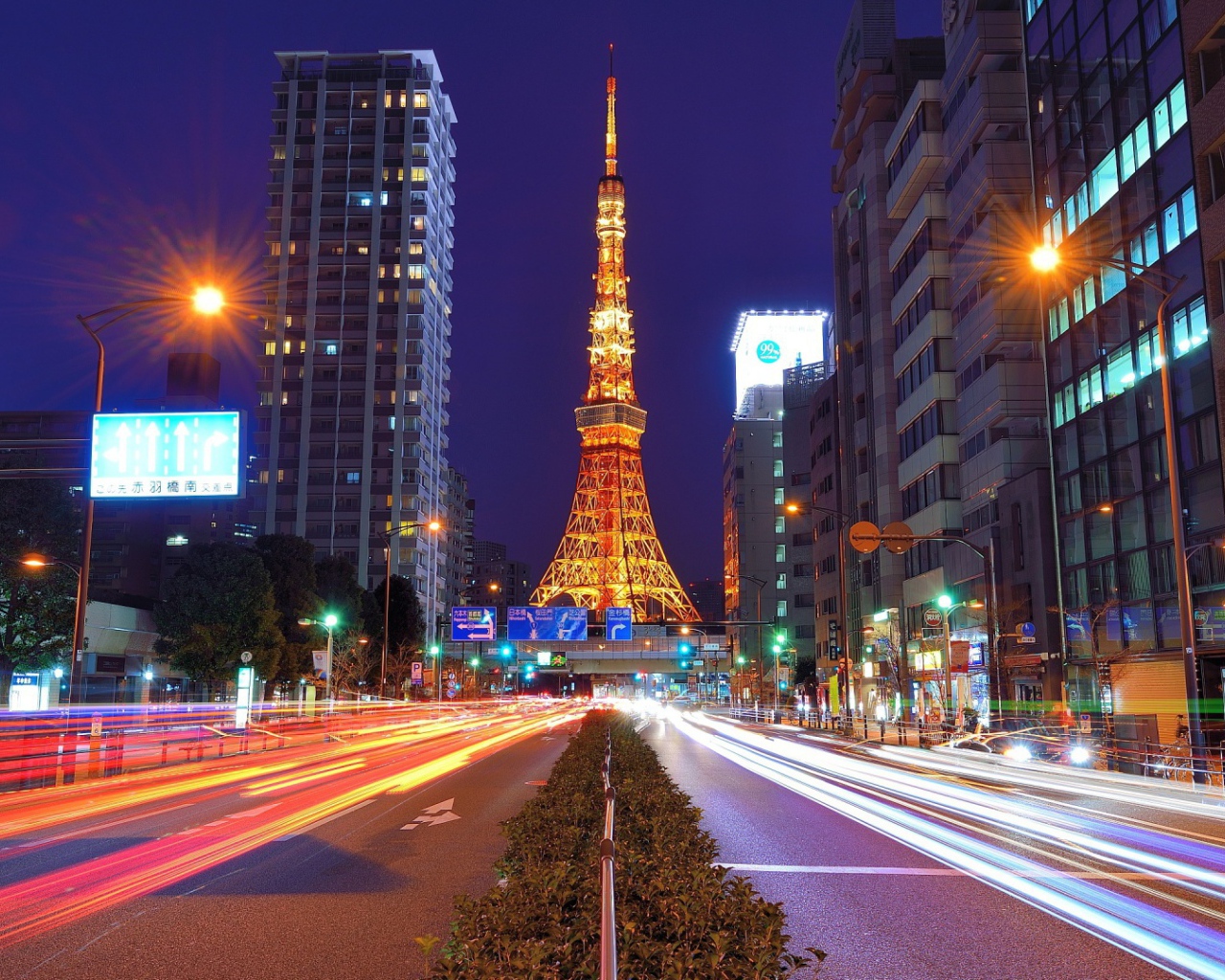 Башня в Токио