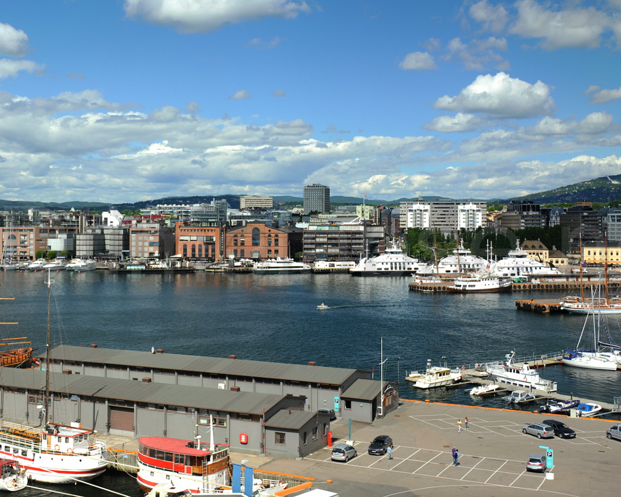 Корабли в гавани в Осло