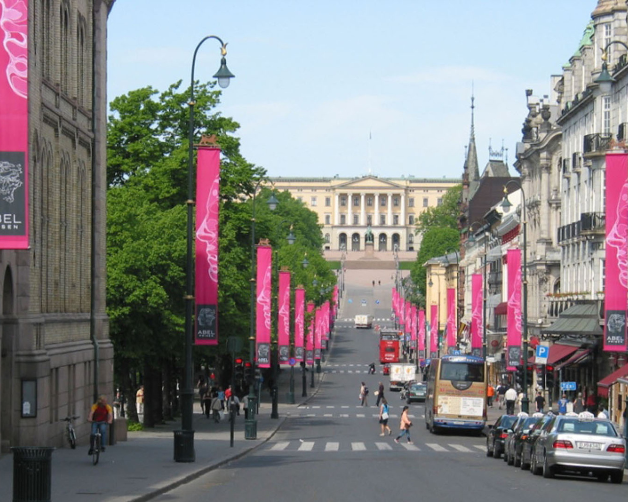 Улица около королевского дворца в Осло