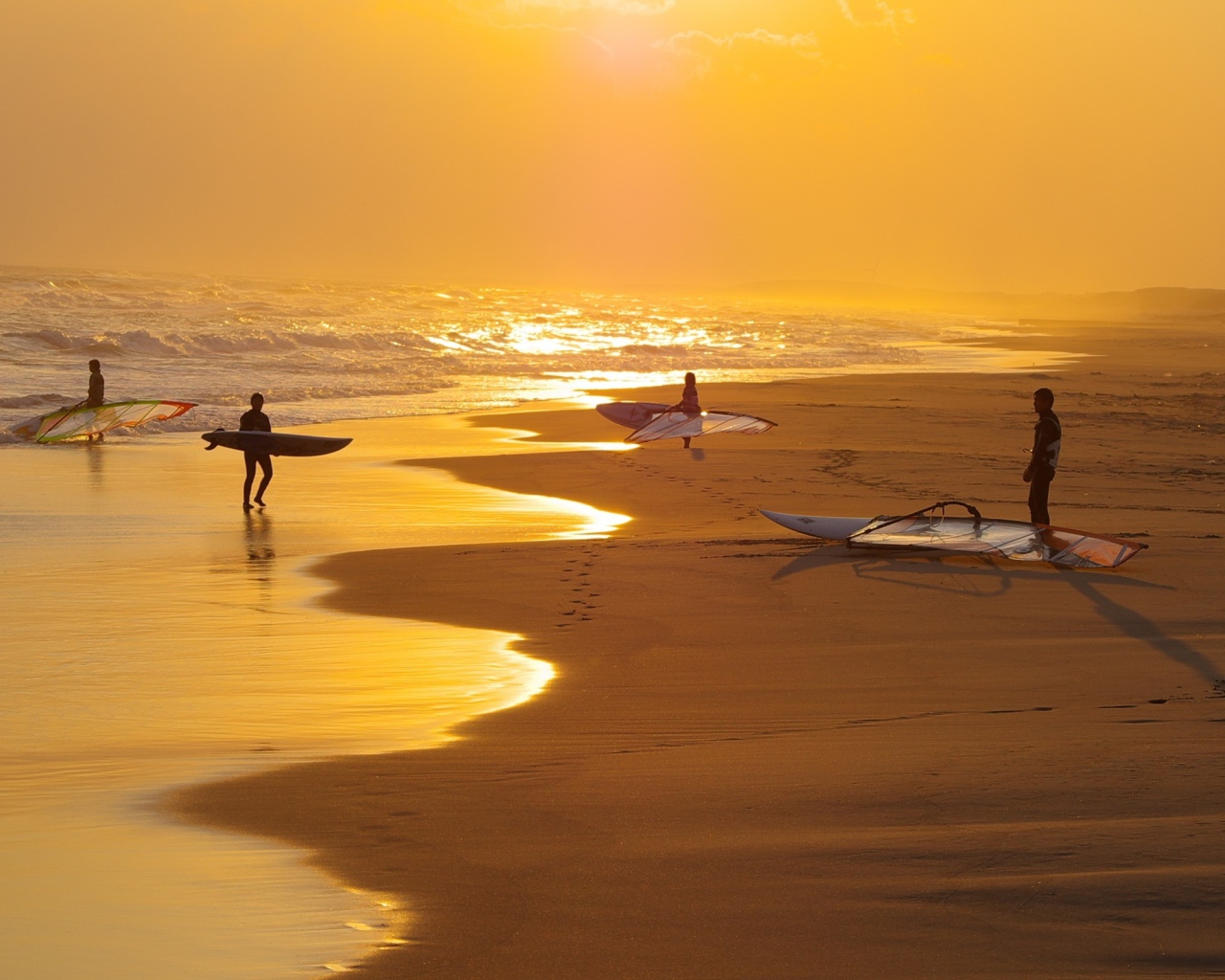 Закат на пляже в Перу