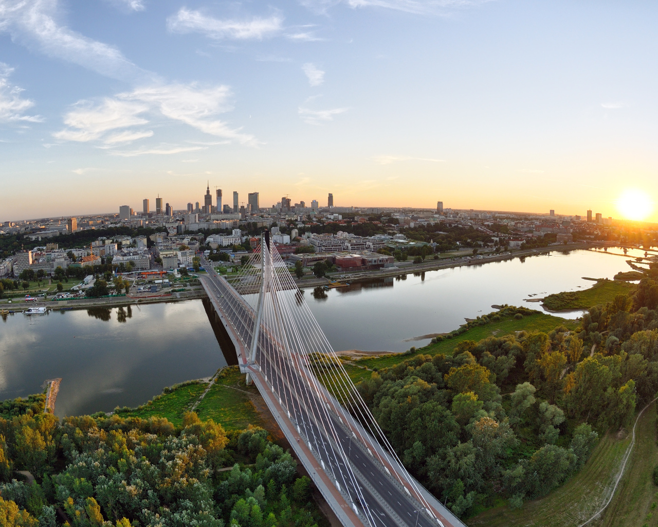 Летний закат над Варшавой, Польша