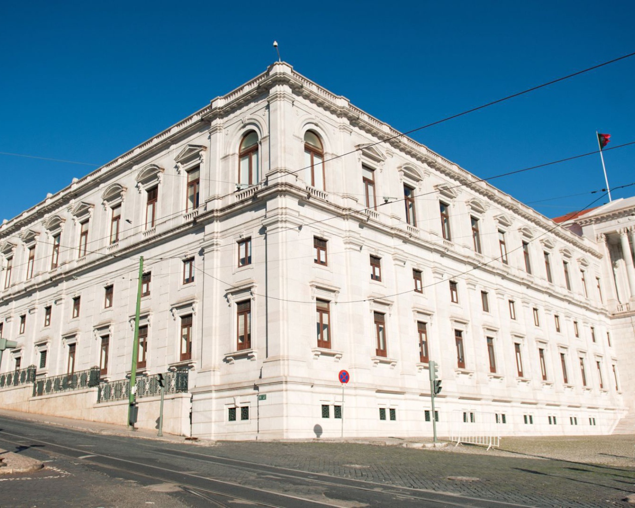 Здание парламента в Лиссабоне