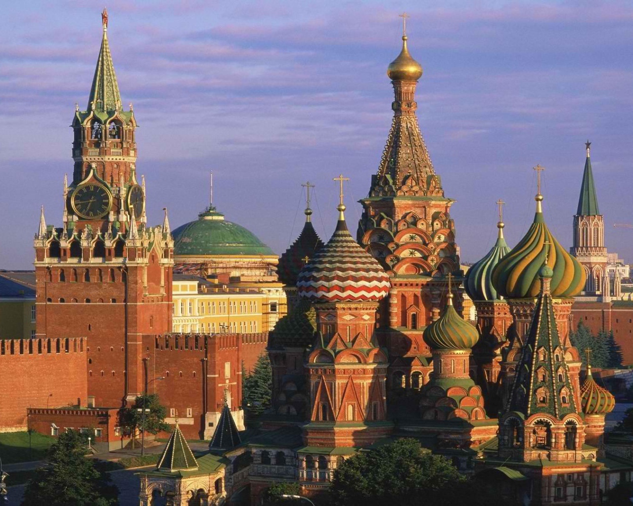 Знойный день над Кремлем