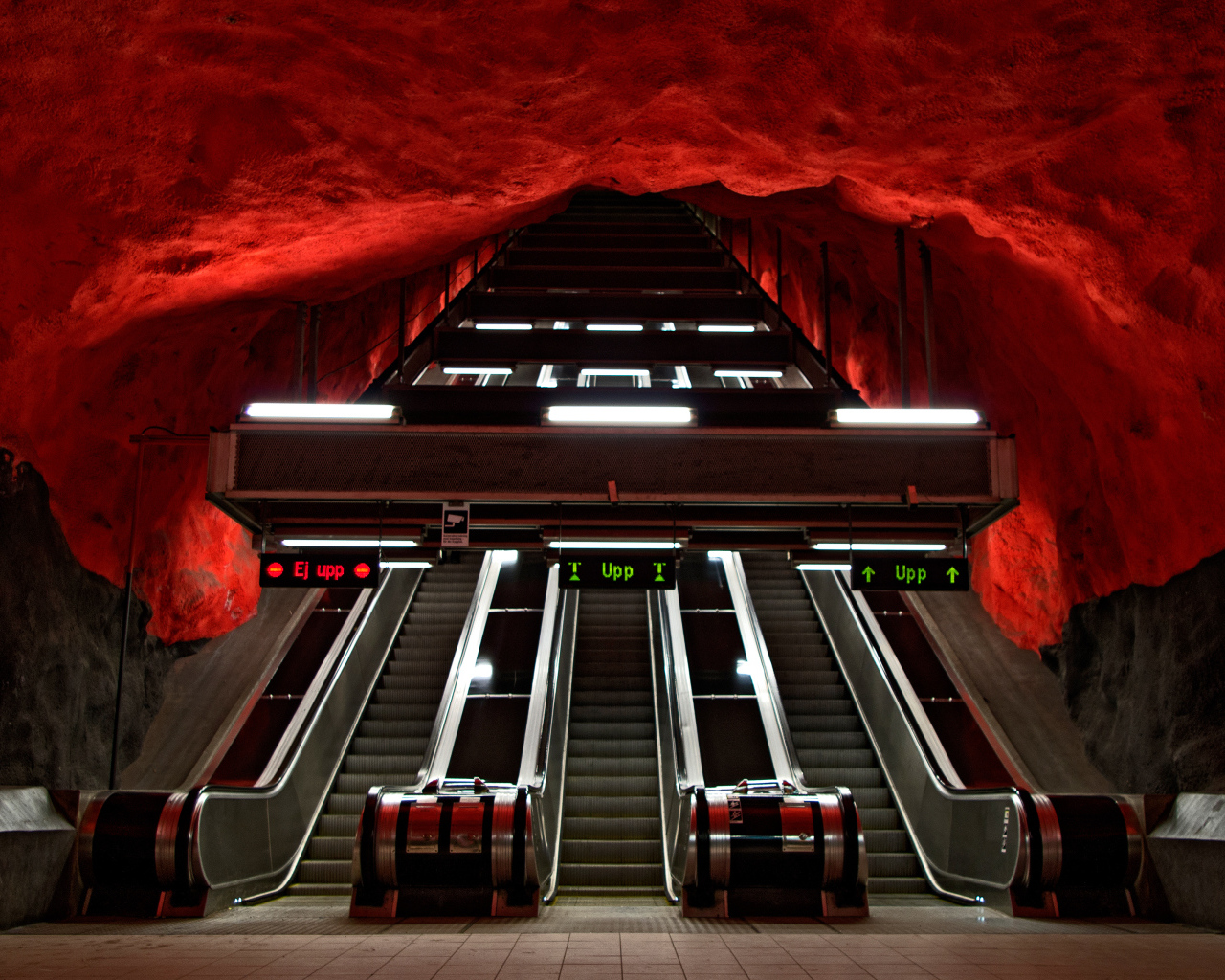 Станция метро в Стокгольме, Швеция