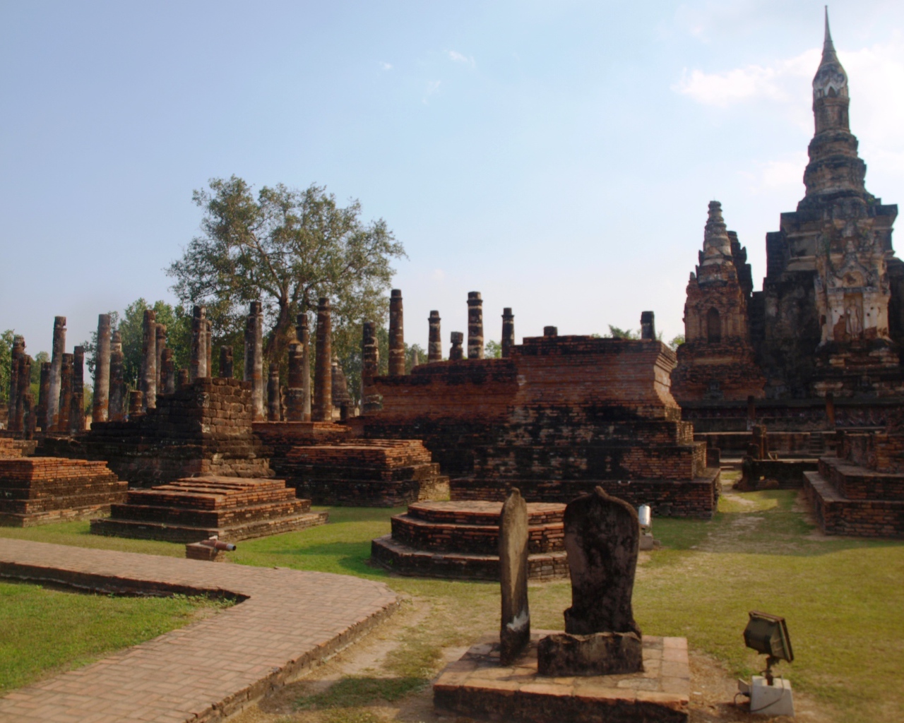 Старинный храм на курорте Лопбури, Таиланд