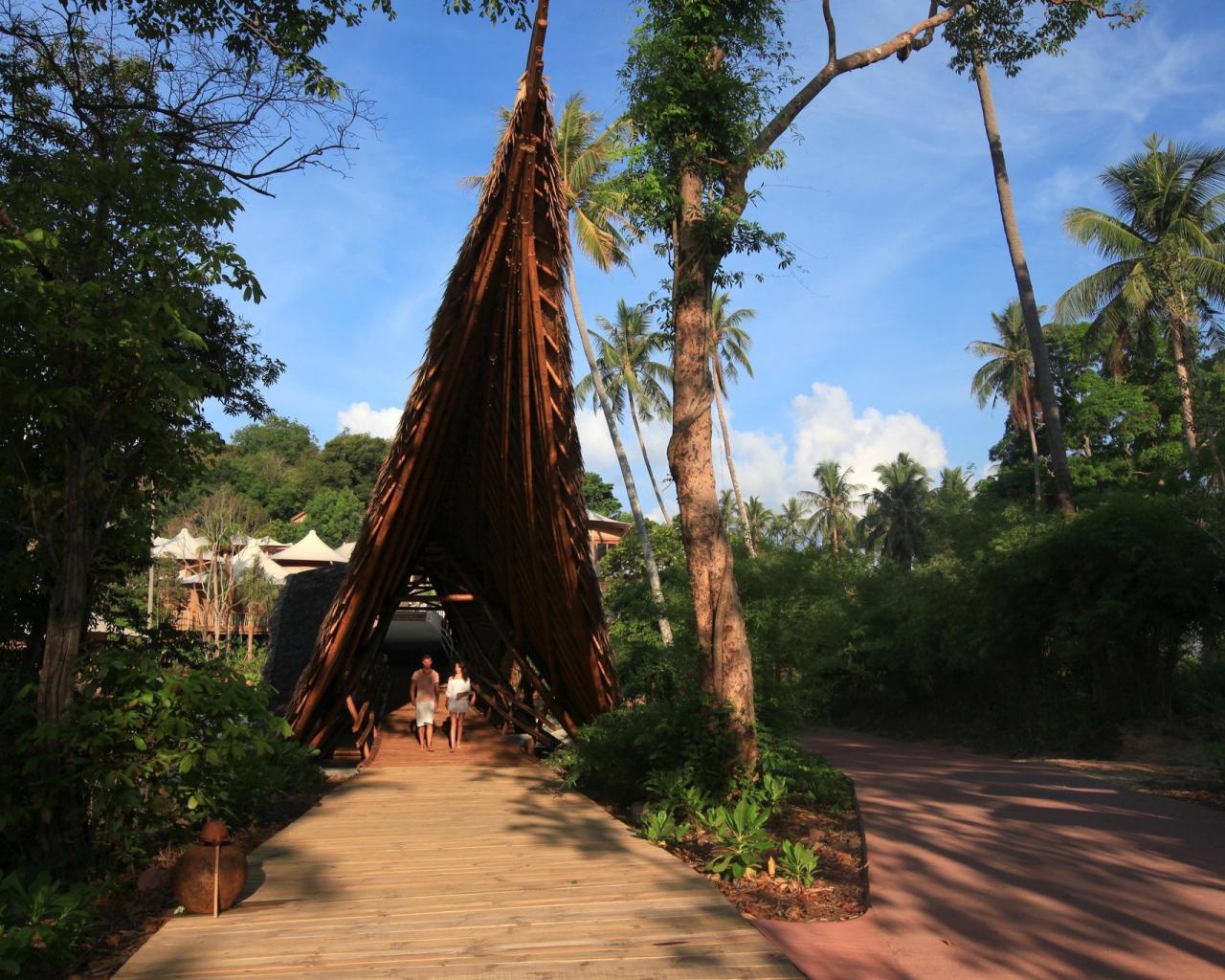 Арка на пляже на острове Ко Куд, Таиланд