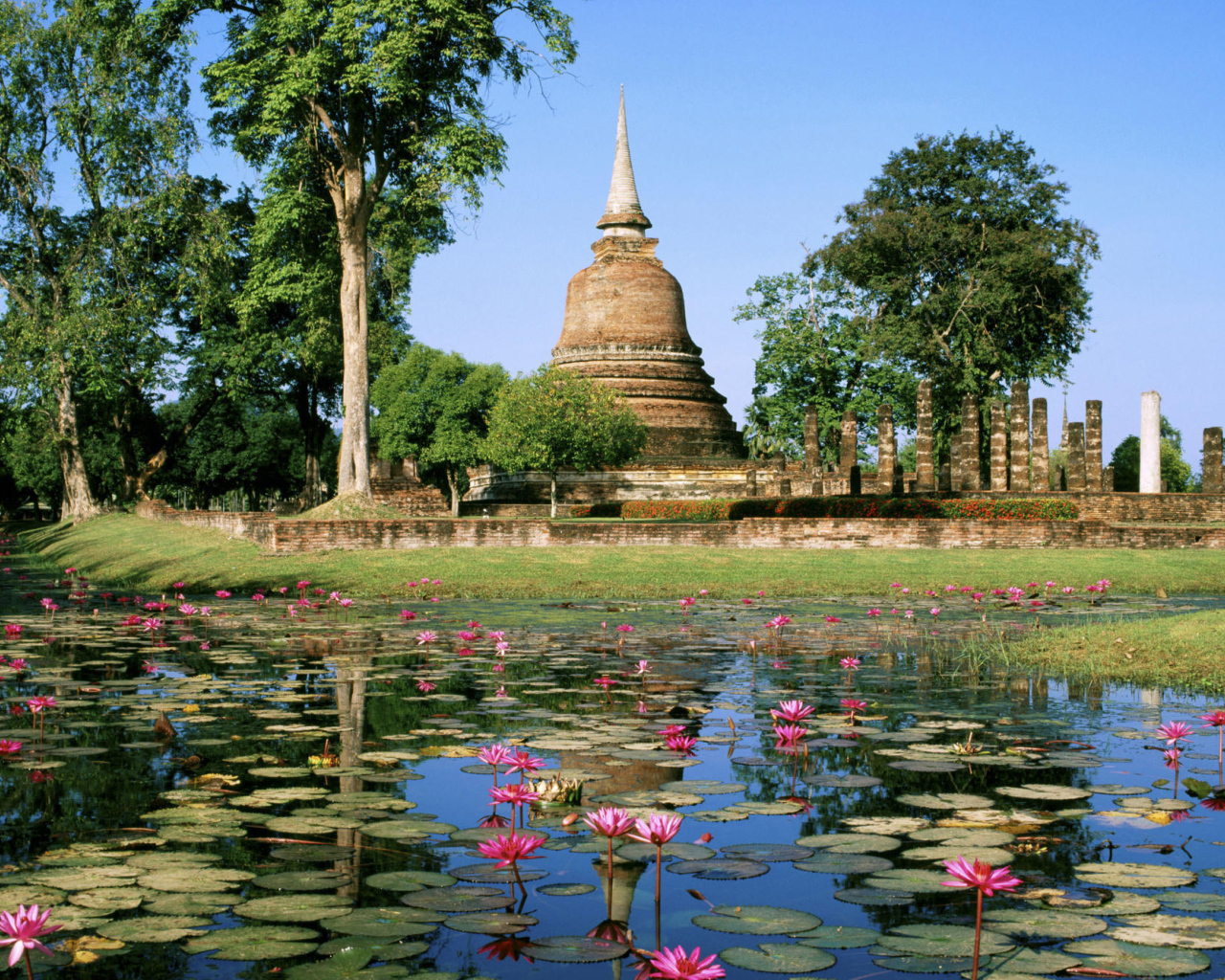 Буддийское святилище на острове Панган, Таиланд