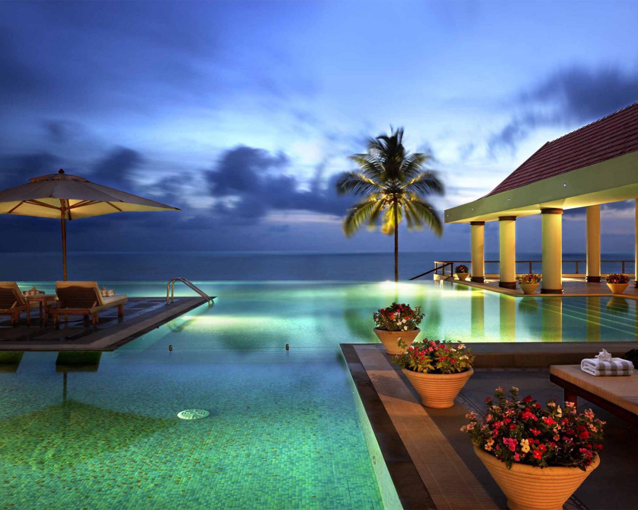 Отель на побережье в Пхукете, Таиланд