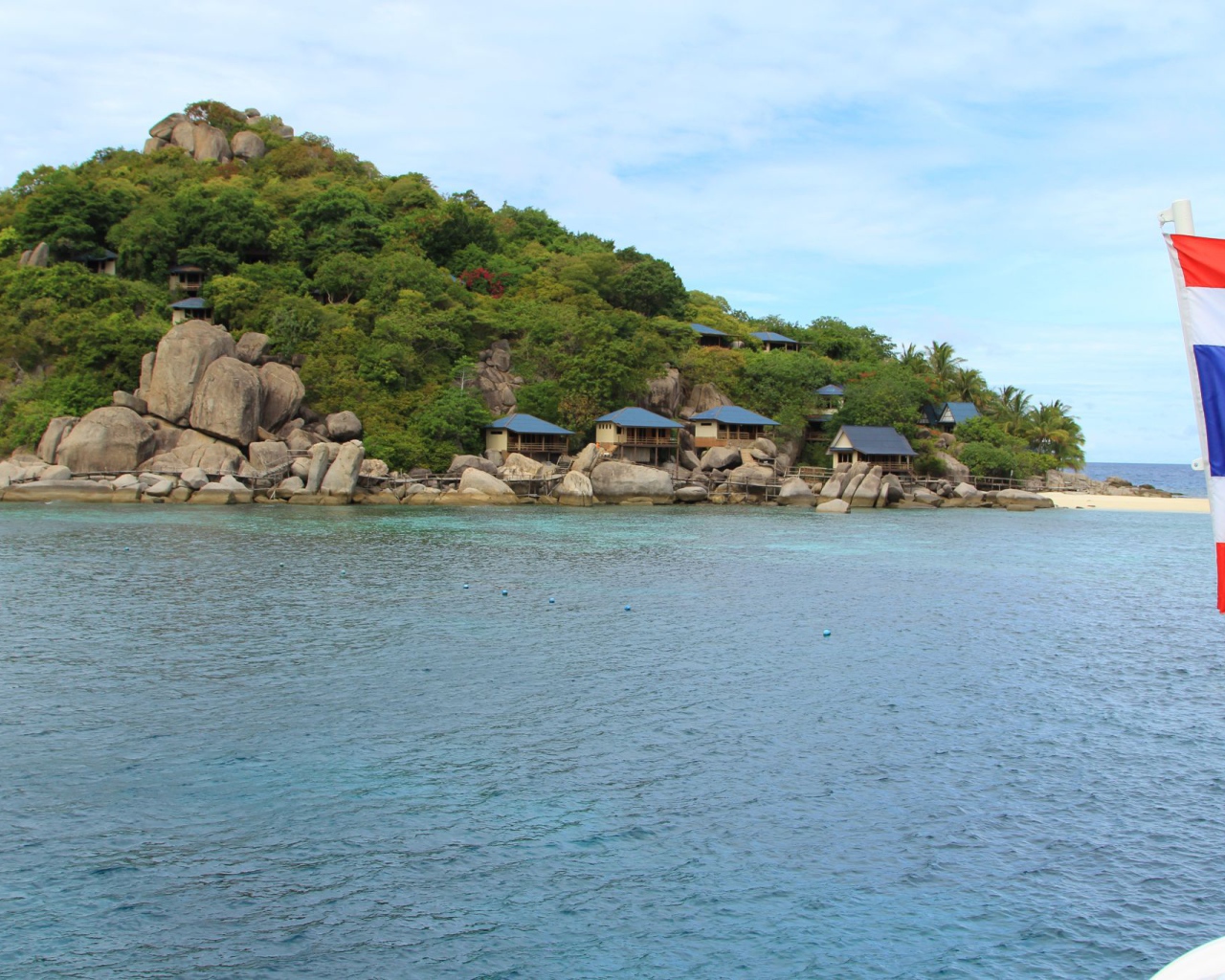 Дома на камнях на острове Тао, Таиланд