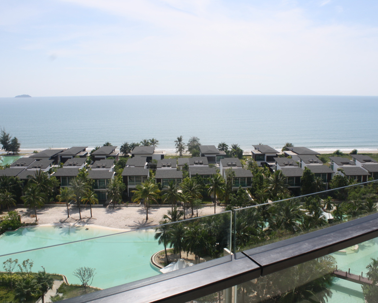 Дома на берегу моря на курорте Районг, Таиланд