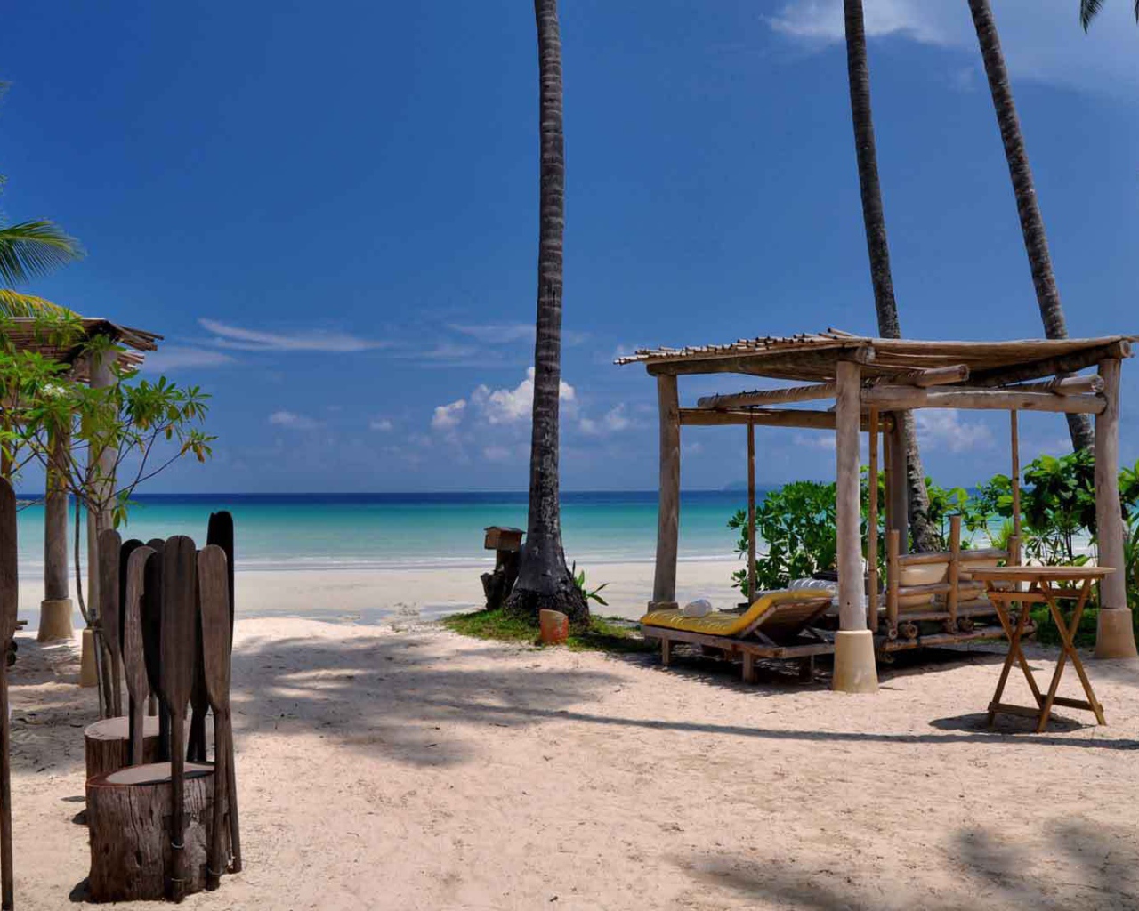 Хижина на пляже на острове Ко Куд, Таиланд