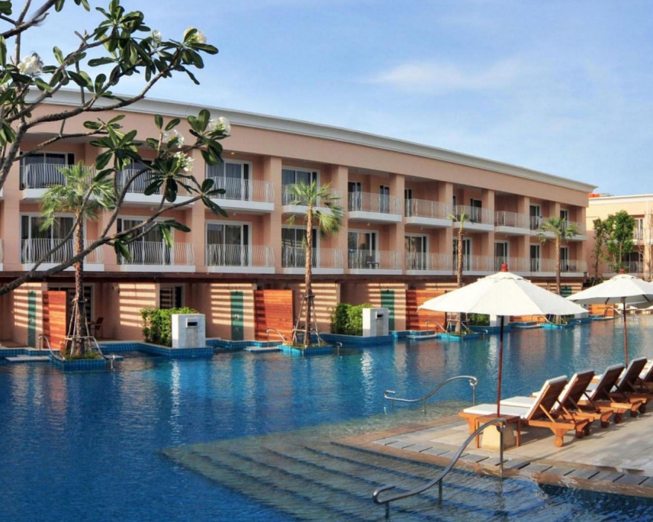 Отель Миллениум в Пхукете