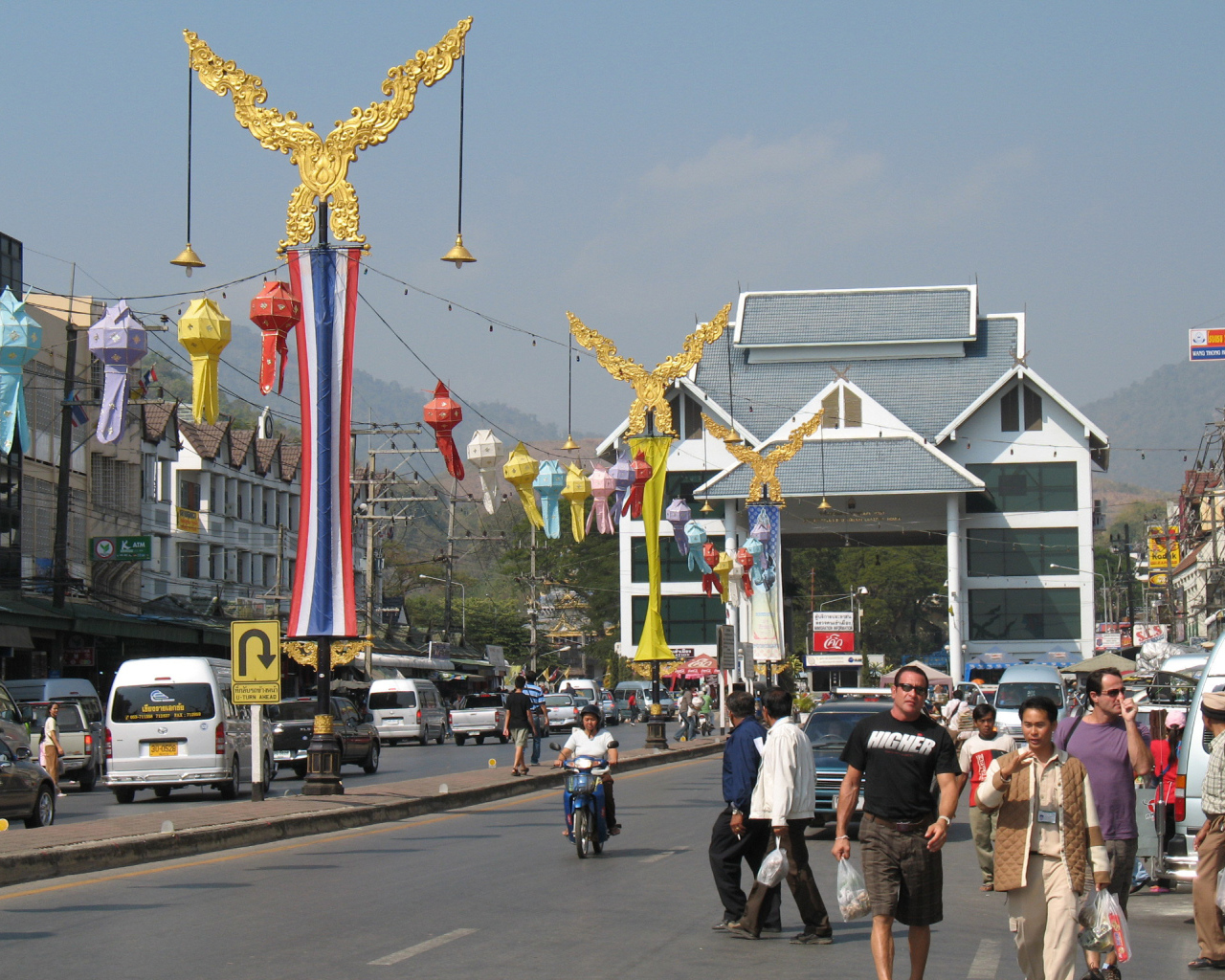 На улице города на курорте Чианг Рай, Таиланд