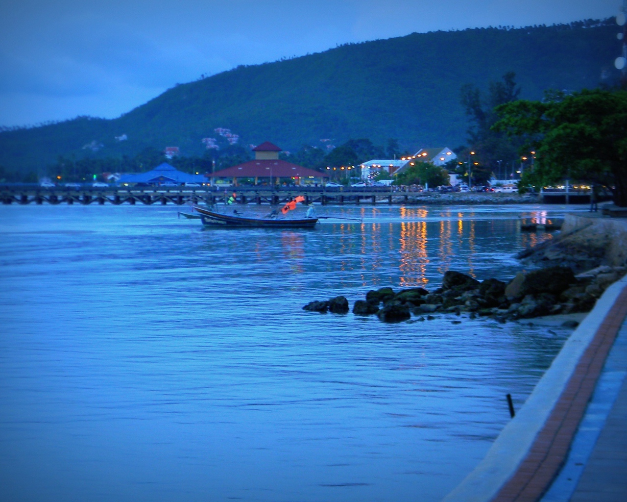 Набережная на острове Самуи, Таиланд