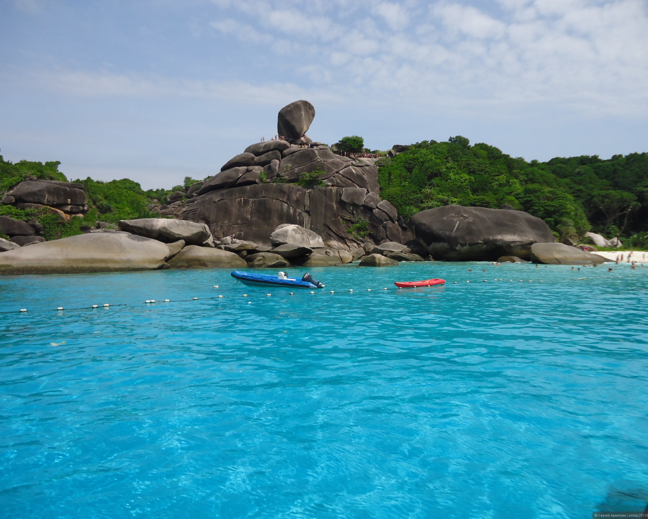 Скала на берегу на острове Тао, Таиланд